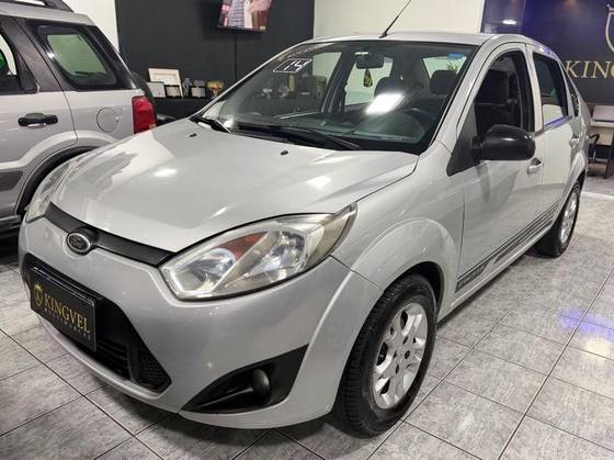 FORD FIESTA 1.6 SE SEDAN 16V FLEX 4P MANUAL FORD FIESTA 1.6 SE SEDAN 16V FLEX 4P MANUAL